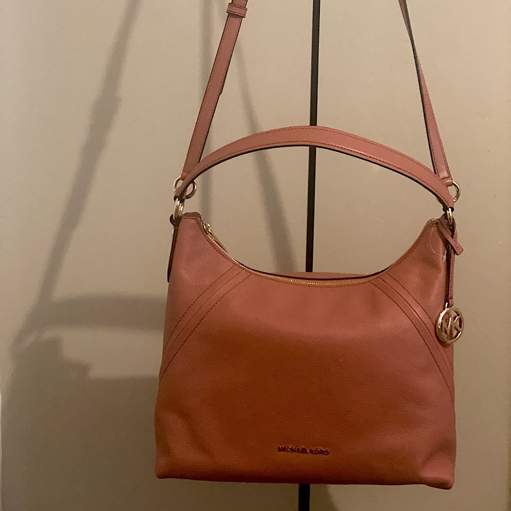 See pictures for more details !sunset peach color